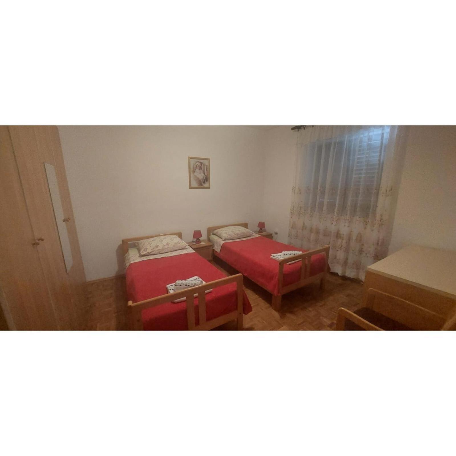 Appartamento Apartman Dino Roč Esterno foto